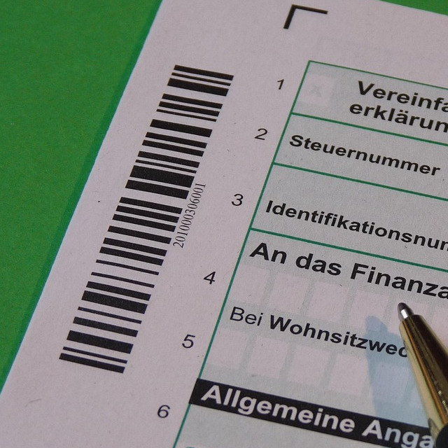 receipts invoices accounts payable payroll